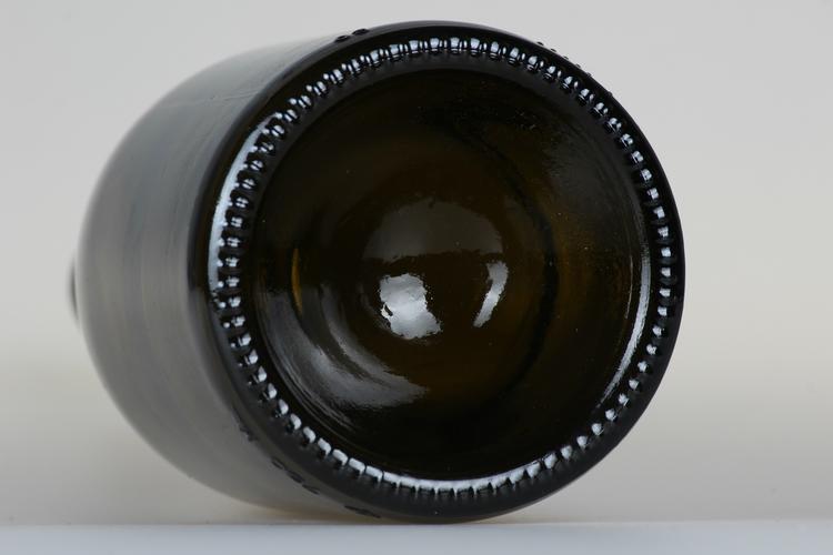 墨绿色大肚子红酒瓶 匠心工艺与市场潜力并存的优选之作